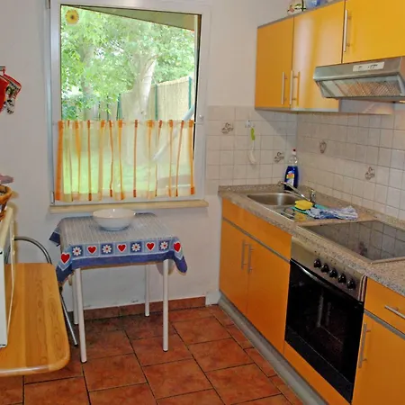 Ferienbungalow Mit Gro_em Garten I Apartment Middelhagen